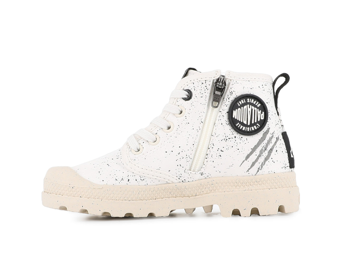 54497-180-M | PAMPA DEMODOG KIND | CREAM WHITE